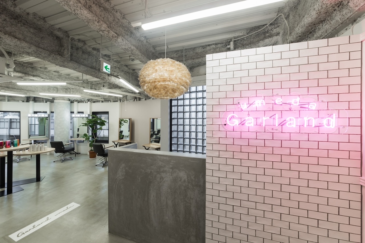 【梅田】≪平均客単価10000円前後≫≪完全週休二日制≫≪月給25万円≫≪社会保険完備≫表参道エリアでいきたいサロンNo.1に選ばれる人気サロンが関西へ出店！20代のトレンドに敏感な女性が多数来店！スタイリストのみのサロン！マンツーマンでの入客！「Garland umeda（ガーランドウメダ）」からスタイリスト（美容師）の求人☆★