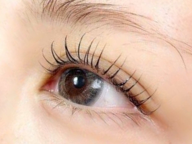 【福重】≪日曜、祝日が定休・ママさんも歓迎・営業時間17:30まで・経験者優遇・働きやすい環境≫正社員・パート・業務委託から選べる雇用形態！20～40代の女性を中心に人気のあるトータルビューティーサロン「Design color & eye beauty 2nd Colabo（デザインカラーアンドアイビューティーセカンドコラボ）」からアイリスト（まつげエクステ・まつげパーマ・アイブロウ）の求人☆☆