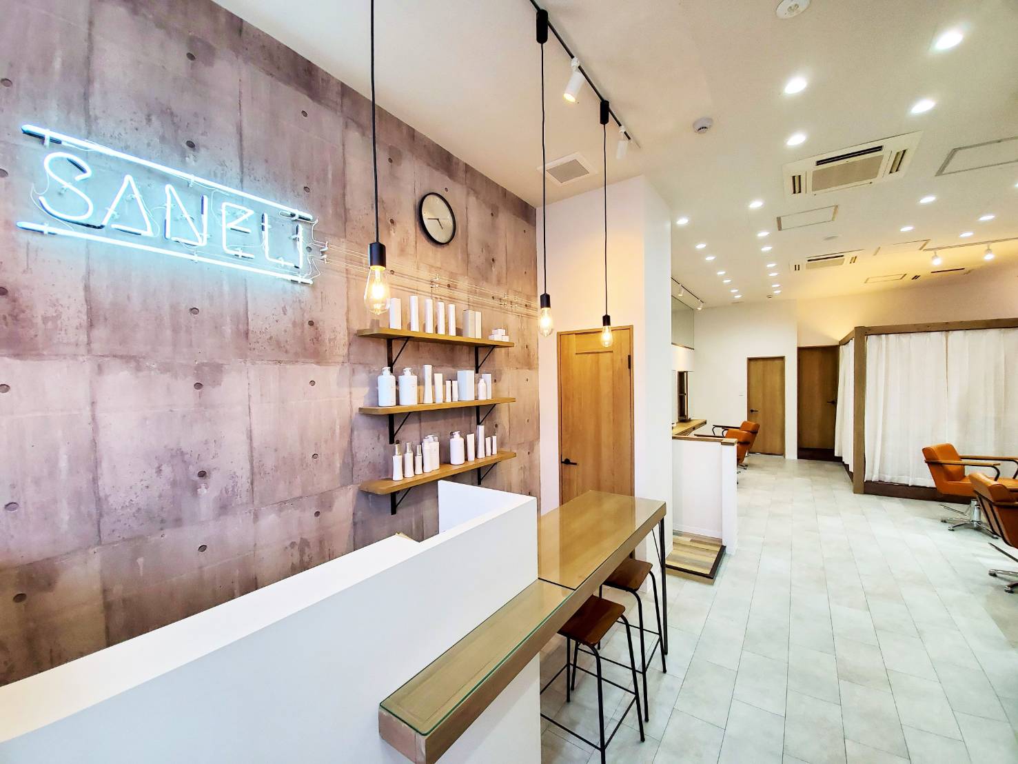 【堅田】滋賀県1のホワイト美容室を目指しています！≪完全週休2日≫≪最後のお客さんが入らない日は17:30退勤可能≫≪マツエクブース併設≫≪基本営業時間内レッスン≫外国人風カラーと髪質改善が人気の「hair&eyelash Saneli（ヘアーアンドアイラッシュサネリ）」からスタイリスト（美容師）の求人☆★