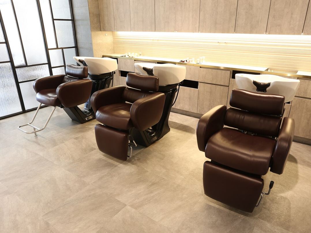 【吉祥寺】≪完全週休2日制・産休育休実績あり・客単価10000円以上≫福利厚生が充実しているサロン!女性が長く働きやすい環境です!「Rushell plaisir(ラッシェルプレジール)」からスタイリスト(美容師)の求人☆☆