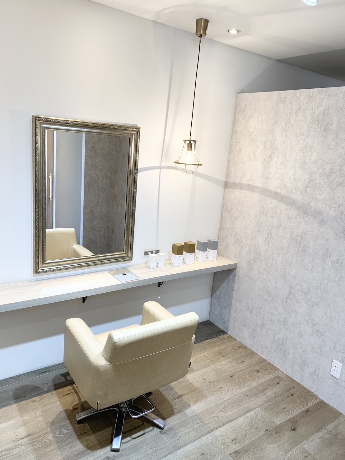 【大久保】≪30～40代の美容師活躍中！≫≪週休3日≫≪社会保険完備≫≪産休育休実績あり≫≪ママさんの応募歓迎≫≪18時までに退勤可能≫フルオーダーメイドの髪質改善専門店。ゆったり働きたい人にピッタリ！「BLUEOCEAN 大久保店（ブルーオーシャンオオクボテン）」からスタイリスト（美容師）の求人☆☆