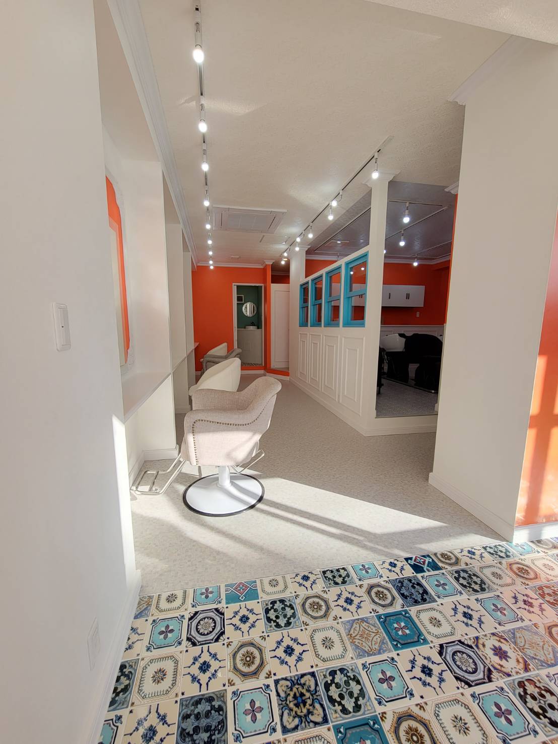 【南流山】≪社会保険完備・手荒れがある方も安心≫特殊薬剤を使用し高単価!全メニューにヘッドスパがついた髪質改善に特化したサロンです!「HairCare&Spa TOUKA南流山店(ヘアーケアアンドスパトウカミナミナガレヤマテン)」からスタイリスト(美容師)の求人☆★