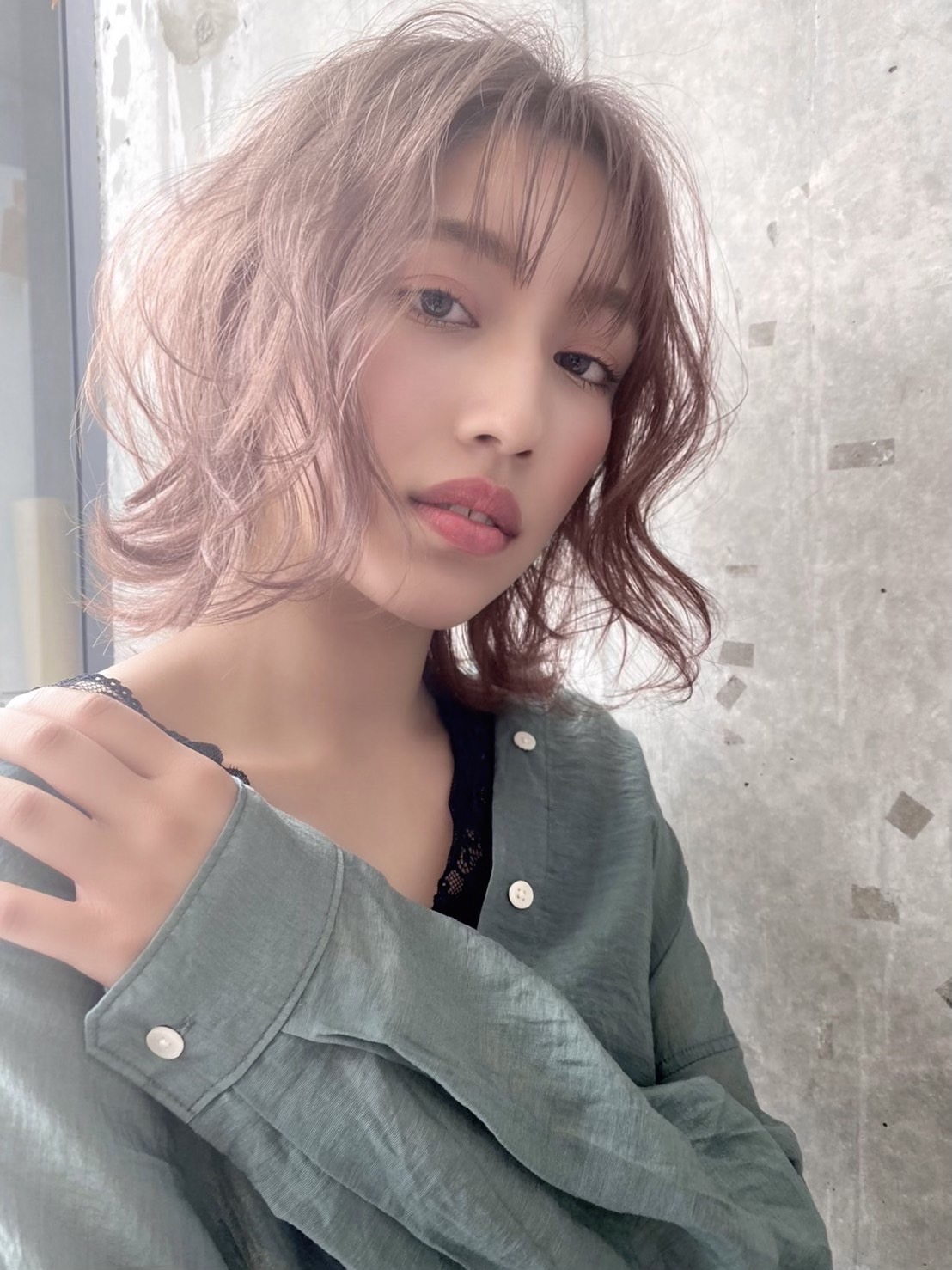 【加古川】≪単価1万円以上≫≪夏季・年末年始休暇あり≫≪春休み・秋休みあり≫≪未経験・通信生・新卒生歓迎≫ダブルカラーや髪質改善が人気のサロン!20代~30代のお客様が中心に来られます!「Soul eater Level4(ソウルイーターレベルフォー)」からアシスタント(美容師)の募集☆★