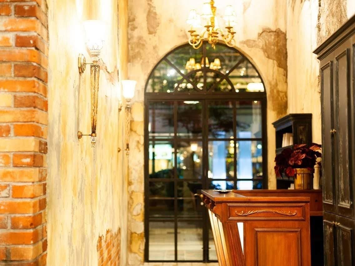 【吉祥寺】≪完全週休2日制・社会保険完備≫幅広いメニュー展開！時代に合った労働環境！未経験者も安心のカリキュラムがあります。生涯雇用を掲げるサロン「Reir 吉祥寺（レイールキチジョウジ）」からアイリスト（まつげエクステ・まつげパーマ・アイブロウ）の求人★☆