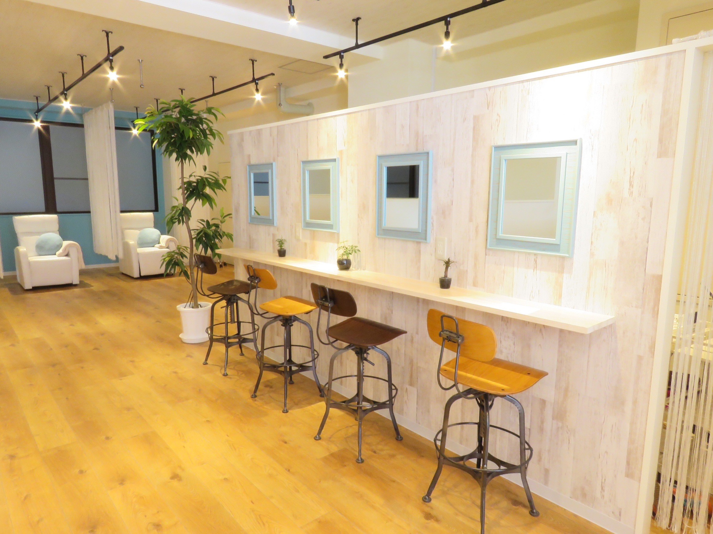 【池袋】≪髪色自由・ネイルOK≫≪月2回まで土日休みOK≫≪産休育休実績あり≫働きやすい環境の大人気サロン！頑張った分だけ還元される環境です！「another door by marry 池袋店（アナザードアバイ マリーイケブクロテン）」からアイリスト（まつげエクステ・まつげパーマ・アイブロウ）の求人☆☆