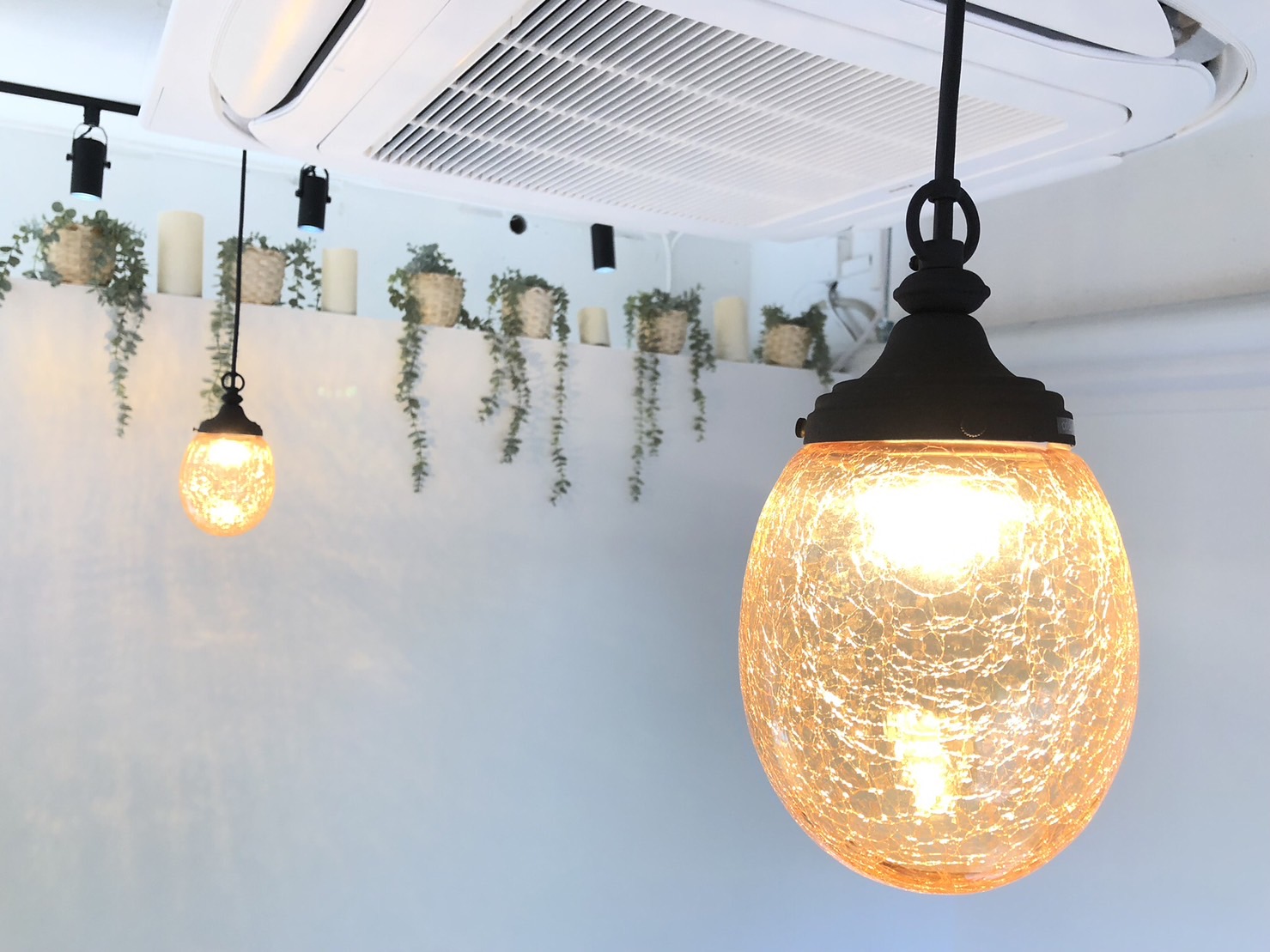 【塚口】≪正社員と業務委託から選べる≫≪業務委託は自由出勤≫≪海外旅行などの連休も相談可能!≫≪土日休み相談OK≫≪夏季・年末年始・有給休暇あり≫ゆとりのあるワークスタイル!一人ひとりに合わせたサポート体制をとっています!「benova(ヴィノバ)」からスタイリストの求人☆★