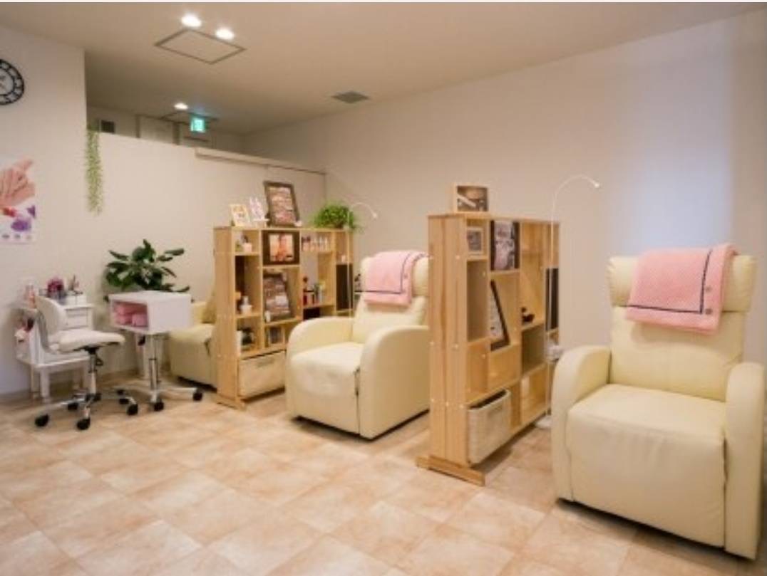 【耳成】≪社会保険完備≫≪車通勤OK≫≪20時迄に退勤可能≫≪未経験OK≫地域密着型！カフェのようなおしゃれな空間が特徴のサロン「Fairy ai（フェアリーアイ）」アイリスト（まつげエクステ・まつげパーマ）の求人☆☆