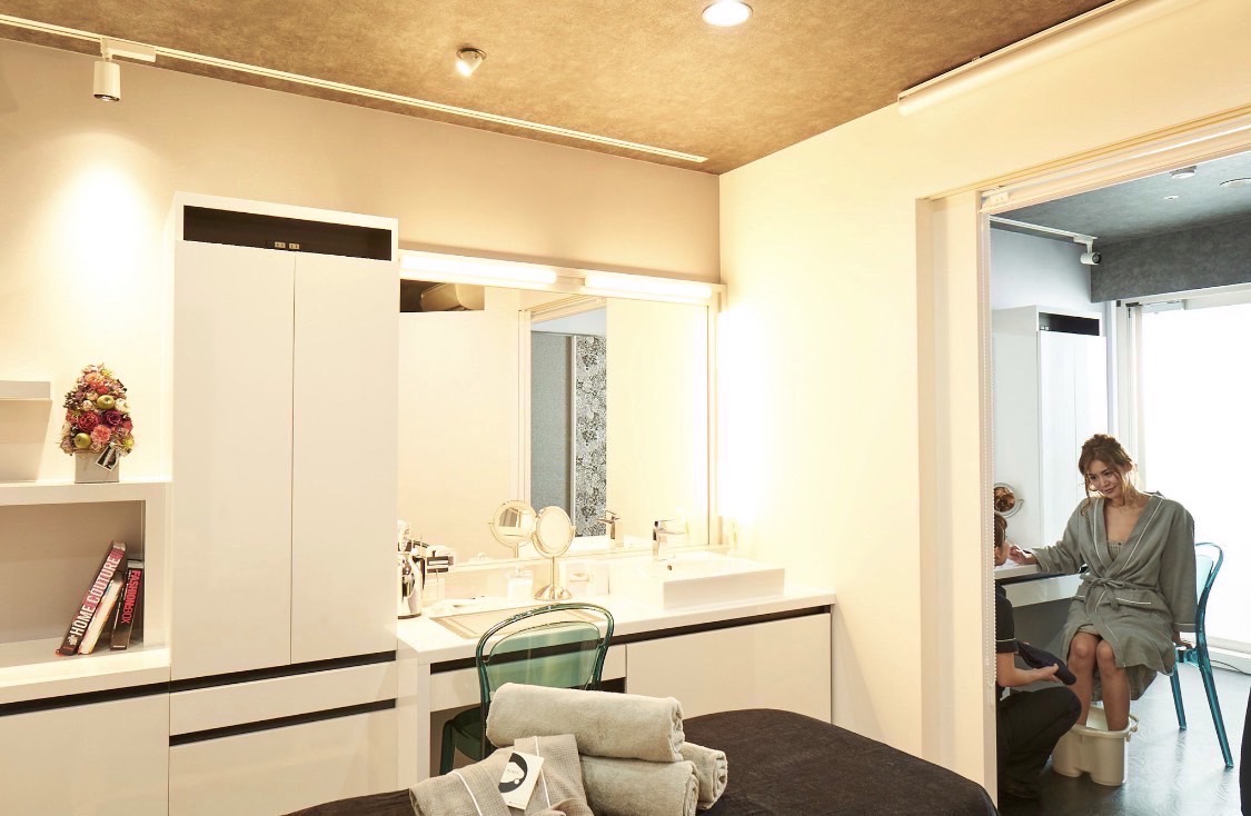 【四ツ橋】≪土日休みOK≫≪実働8時間≫≪社会保険完備≫最新のLED脱毛機器を導入したトータルエステサロン！働きやすさ抜群で無理なくお仕事できます！未経験の方も安心の研修体制がオススメ！「I me.（アイミー）」からアイリストの求人☆☆