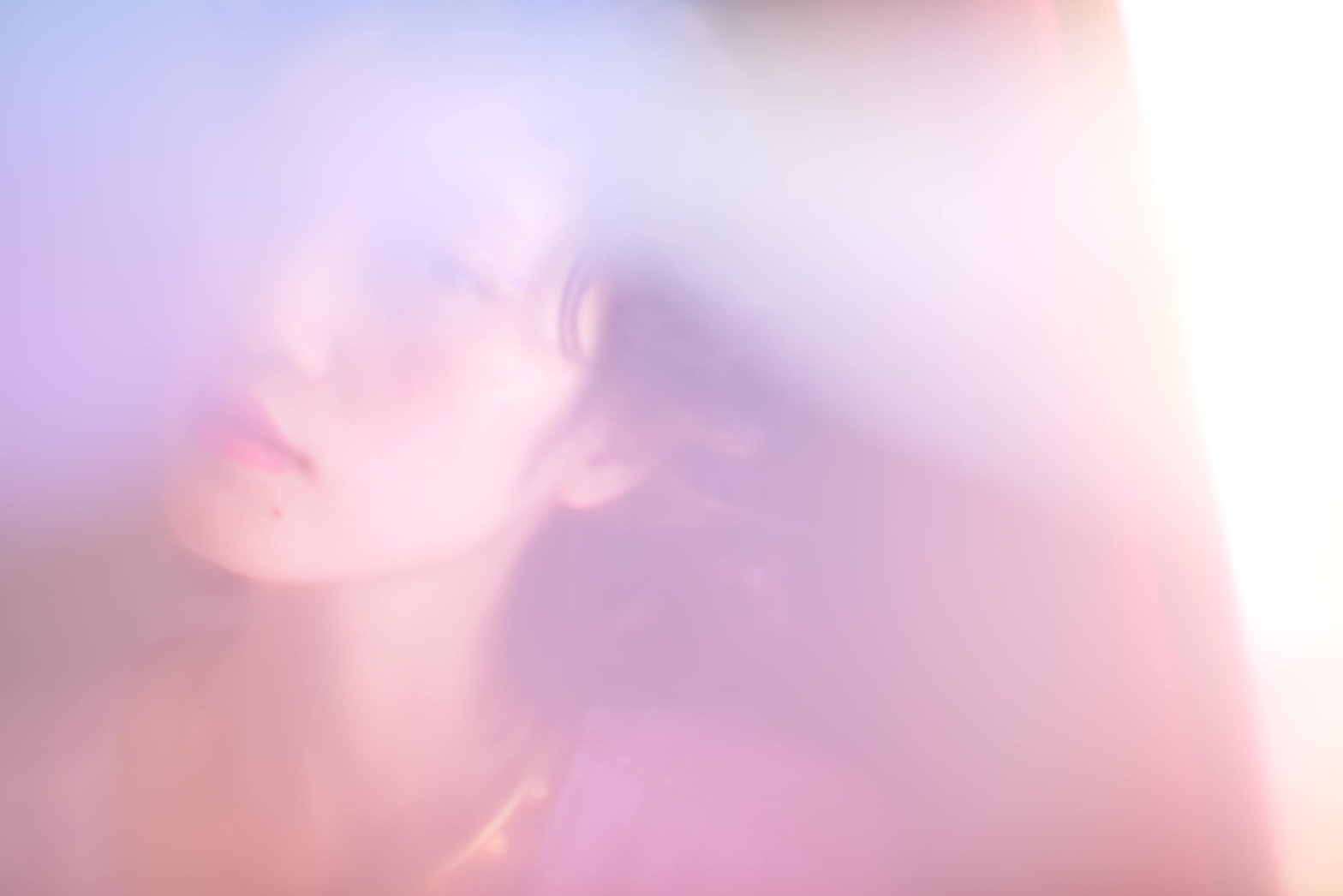 【堺駅】≪社会保険完備≫≪平均19時退社≫≪美容代手当あり≫開放感のあるオシャレな内装と、丁寧な接客が人気のサロン！スタッフとともに働きやすい環境づくりをしています！「CAOLILA（カリラ）」からアシスタント（美容師）の求人☆★