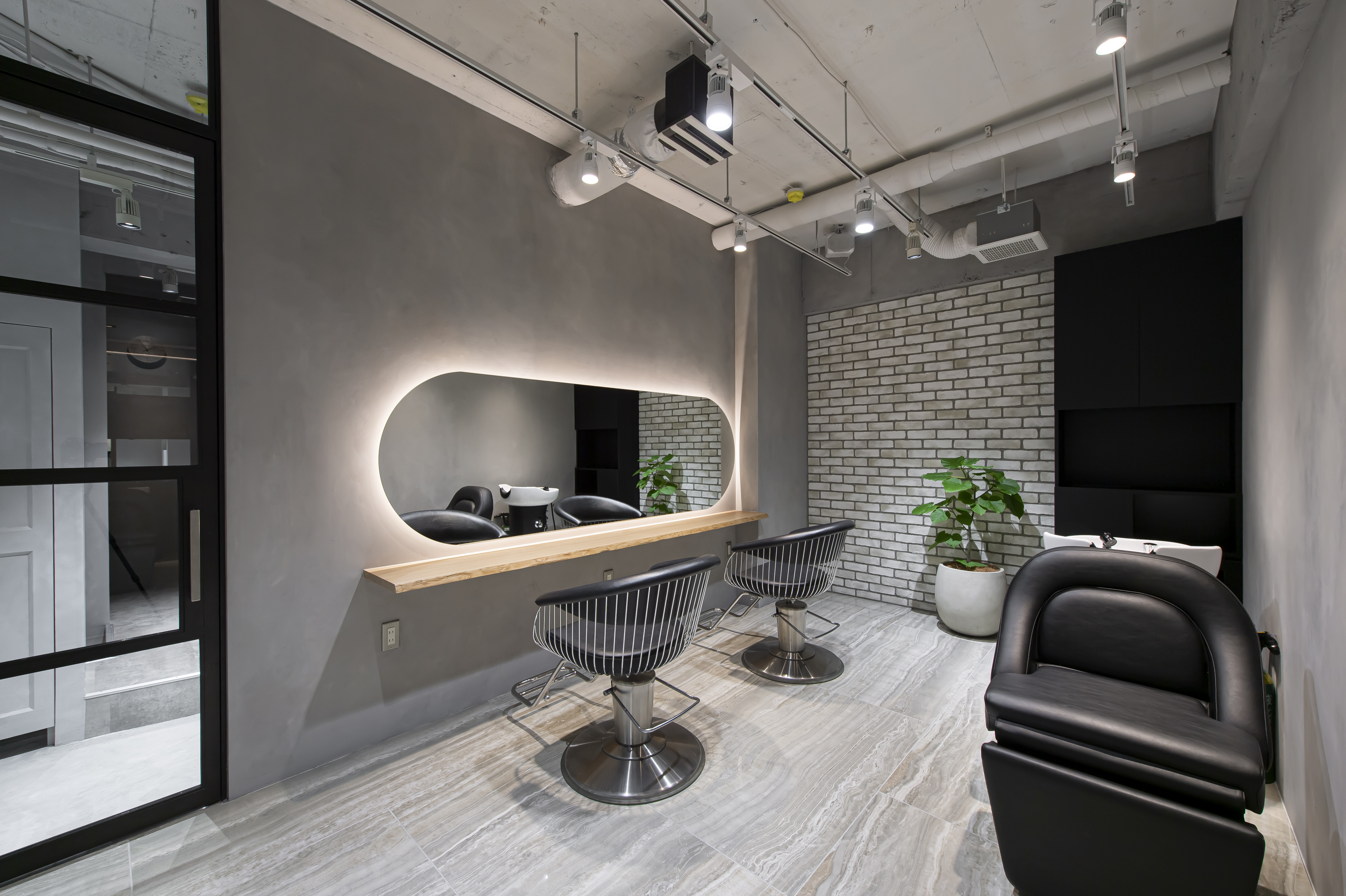 【柏駅】≪完全週休2日制≫≪社会保険完備≫≪土日休み取得可能≫≪営業時間内レッスンOK≫≪1年以内でスタイリストデビュー可能≫大人気トリートメントでの髪質改善が人気のサロン!充実した教育システムと抜群の集客力!「BEAUTECONCIER 柏店(ボーテコンシェルカシワテン)」からアシスタント(美容師)の求人★☆