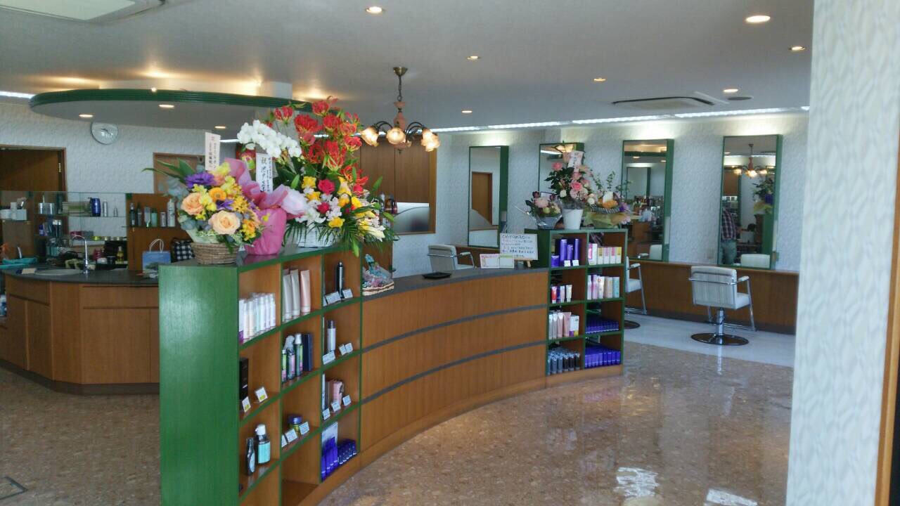 【有松】◆社会保険完備◆希望者はヘアー以外の技術習得も可能なトータルビューティーサロン！スタッフさんの幸せを第一に考え、ライフステージが変わっても活躍し続けられる環境を整えています！「cn nakao 緑本店（シーエヌナカオミドリホンテン）」からスタイリスト（美容師）の求人☆★