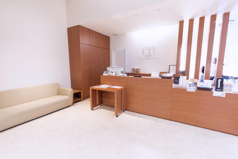 【徳重】◆社会保険完備◆希望者はヘアー以外の技術習得も可能なトータルビューティーサロン！スタッフさんの幸せを第一に考え、ライフイベントごとの環境変化にも対応できる環境を整えています！自己ブランディングができる「cn nakao 徳重店（シーエヌナカオトクシゲテン）」からスタイリスト（美容師）の求人☆★