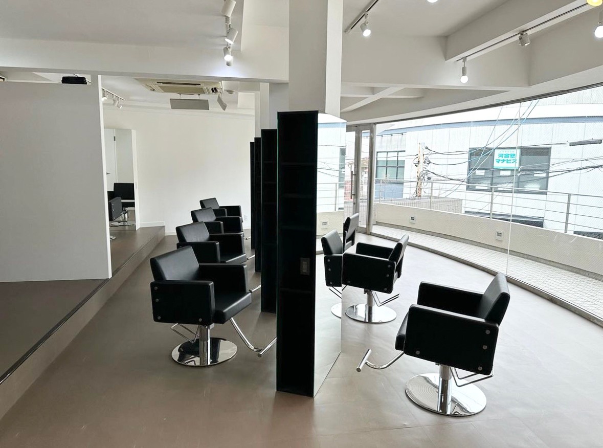 【岡本】≪歩合40%還元≫≪完全週休2日制≫≪社会保険完備≫≪月2回まで土日休みOK≫≪有給消化率100%≫≪社会保険完備≫技術特化型、高単価サロン!文句なしの高待遇!長く働ける環境づくりをしています!「ioe 岡本(イオエオカモト)」からスタイリスト(美容師)の求人☆★