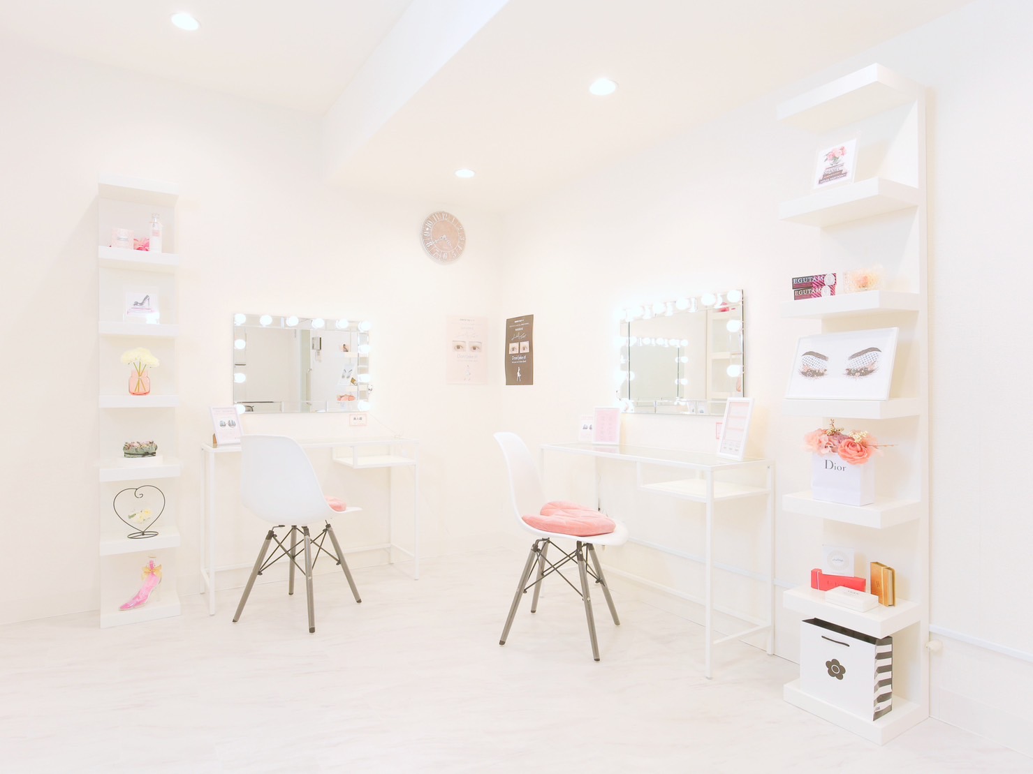 【福島】≪社会保険完備≫≪研修中もお給料あり≫≪土日休み・連休取得OK≫≪20時までに退勤可能≫≪実働8時間≫≪有給休暇あり≫可愛らしい内装と丁寧な接客が人気のプライベートサロン！「LA MER（ラメール）」からアイリスト（まつげエクステ・まつげパーマ・アイブロウ）の求人☆☆