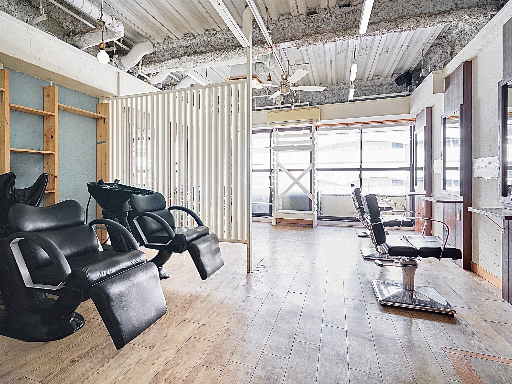 【池袋】≪指名料自己設定可能≫≪指名50%、フリー40%還元≫少人数制なので入客チャンス大!池袋駅東口前すぐなので集客が強い!メンズ特化スタイリストとして、お客様のカッコいいをたくさん作れるサロンです!「メンズサロン IVY 池袋(メンズサロンアイヴィーイケブクロ)」からスタイリスト(美容師)の求人☆★