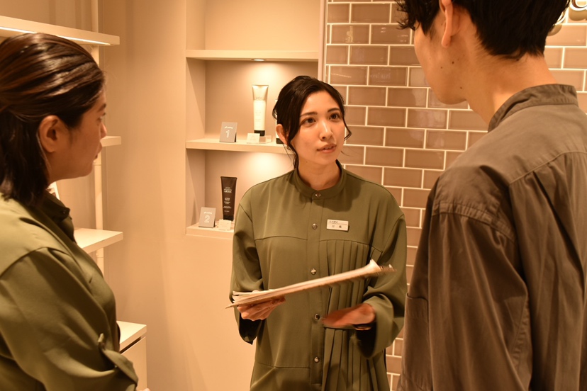 【烏丸】≪実働7時間50分・休憩70分≫≪社保完備≫≪夏季冬季休暇、誕生日休暇、有給休暇などお休み充実≫≪書籍購入・美容代補助・アロマテラピー検定・TOEIC検定・スポーツジム会費負担など福利厚生充実≫オーガニックコスメが好きな方必見!「john masters organics 大丸京都店(ジョンマスターオーガニックダイマルキョウトテン」から販売員の求人☆★