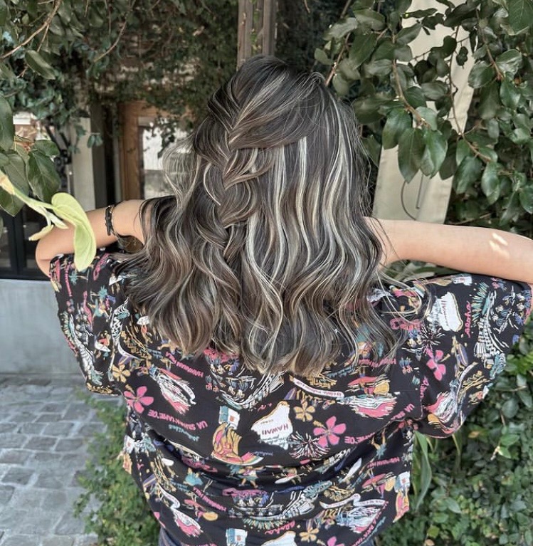 【表参道】≪平均月給80万円≫≪月8~10日休み≫SNSにて話題沸騰中!髪質改善とハイライトがウリの人気サロン!「Dimo& 表参道(ディモアンドオモテサンドウ)」からスタイリスト(美容師)の求人☆★