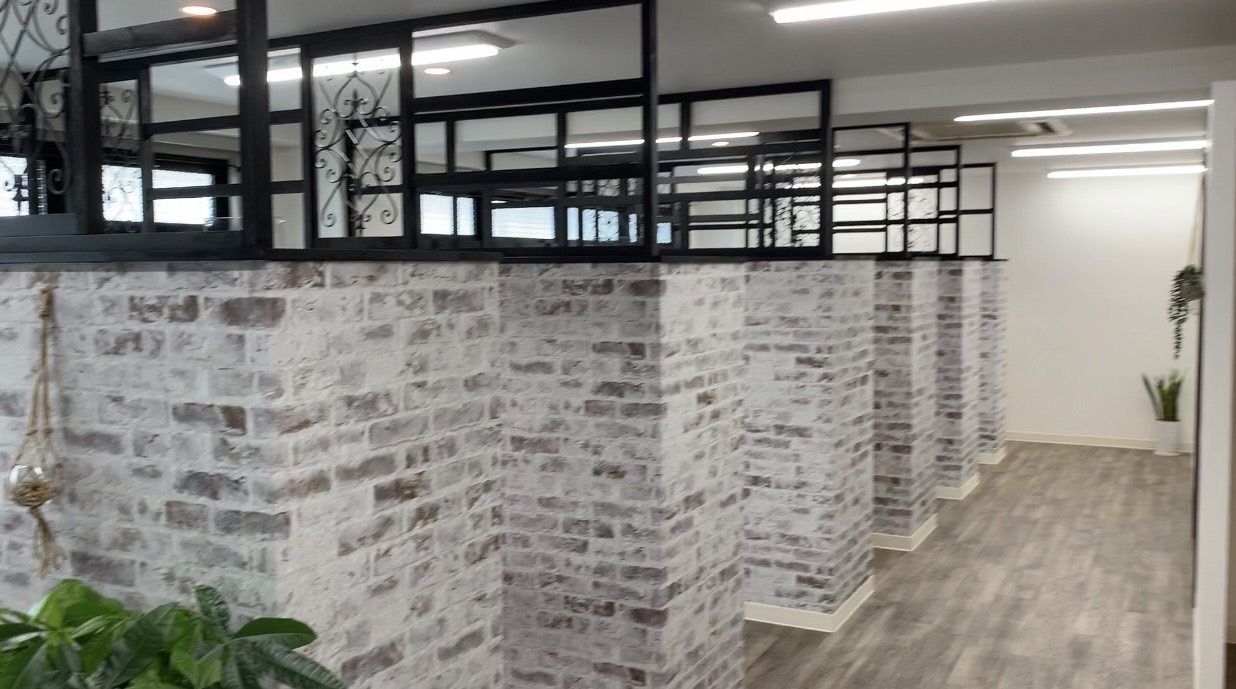 【海老名】≪完全週休2日制≫≪19時までに退勤可能≫≪未経験OK≫商標登録済みのエクステあり!まつエクの持続力にこだわり、お客様の理想の目元を叶えます!「Salon de MADE by LASH DIVA 海老名店(サロンドメイドバイラッシュディーバエビナテン)」からアイリスト(まつげエクステ・まつげパーマ)の求人☆☆