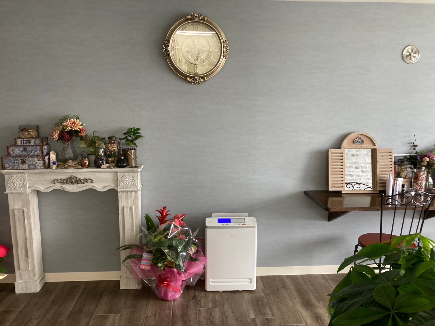 【海老名】≪完全週休2日制≫≪19時までに退勤可能≫≪未経験OK≫商標登録済みのエクステあり!まつエクの持続力にこだわり、お客様の理想の目元を叶えます!「Salon de MADE by LASH DIVA 海老名店(サロンドメイドバイラッシュディーバエビナテン)」からアイリスト(まつげエクステ・まつげパーマ)の求人☆☆