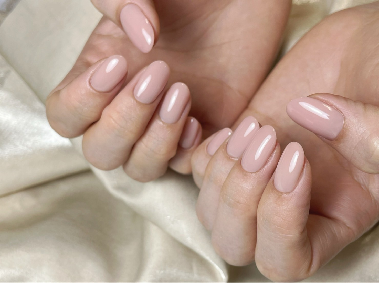 【反町】≪経験者大募集≫≪パラジェル認定サロン≫≪客単価約9500円≫≪最低保障給あり≫ハラジェルのエデュケーターも在籍する、実力派サロンでホンモノの技術を学べます。幅広い年齢層のお客様に支持される「salon Rem.（サロン レム）」からネイリスト（ネイル）の求人☆☆