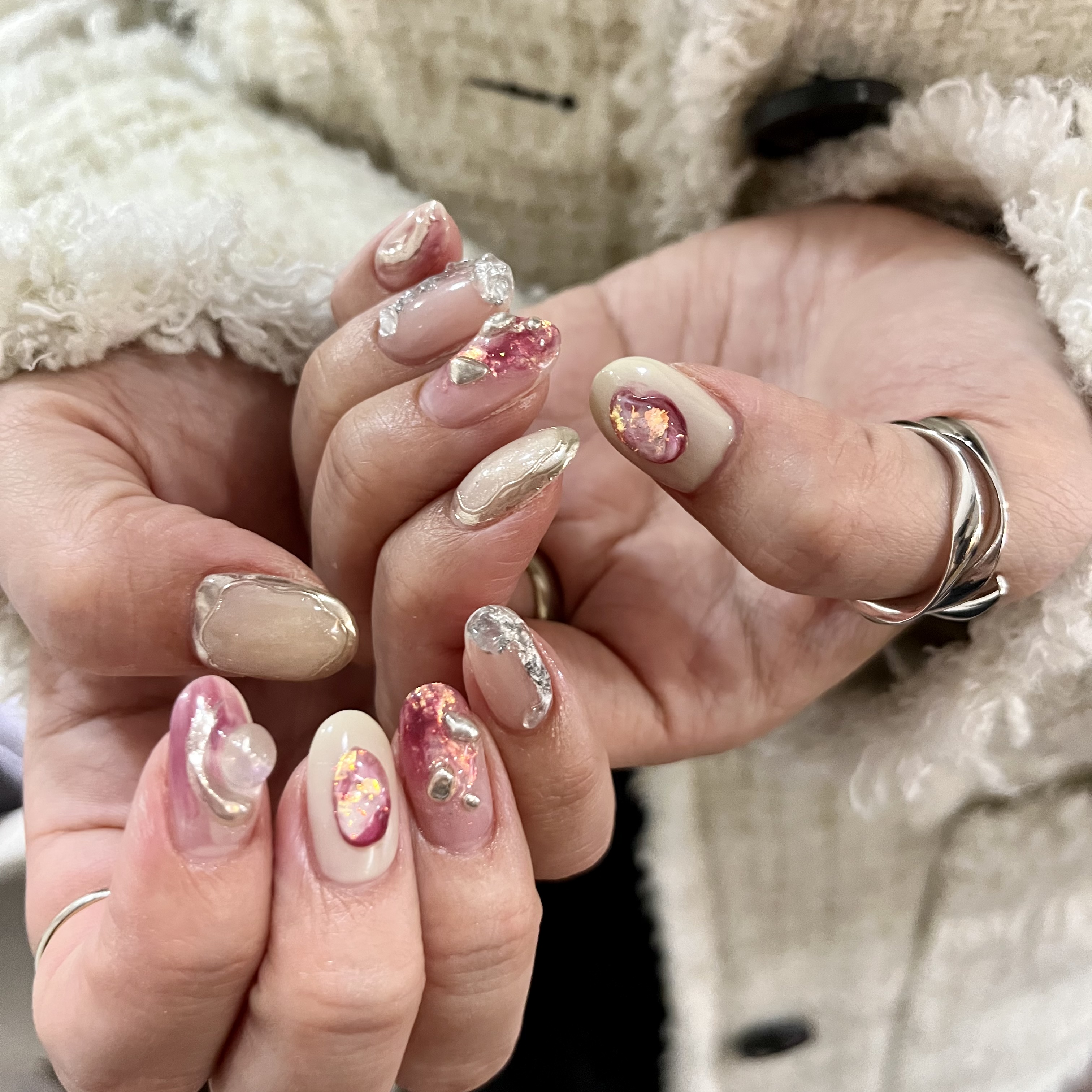 【渋谷】≪月8日休み≫≪社会保険完備≫≪独立支援制度あり≫頑張りがお給料としてしっかり還元されます!働きやすく好条件のサロン!「I nails 池袋店(アイネイルズシブヤテン)」からネイリスト(ネイル)の求人☆★