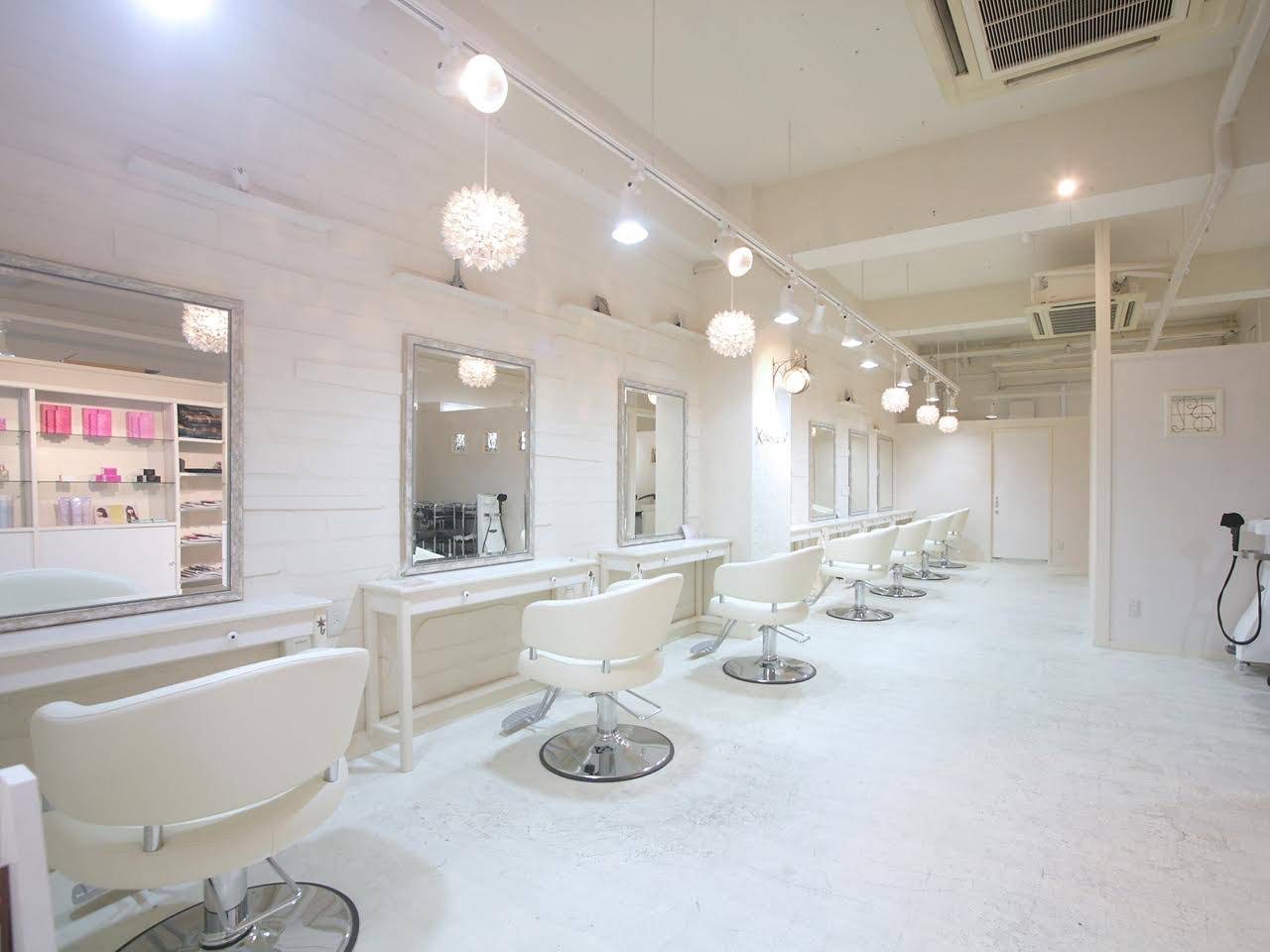 【西宮北口】■月25万円保証あり■完全マンツーマン接客■ ≪フリーも指名も50％~53％還元≫により高収入が可能！週休2日制、時短勤務などもOK！髪質改善メニューが人気！ママさん美容師も大歓迎！「Baby Fairy 西宮北口店（ベビーフェアリーニシノミヤキタグチテン）」からスタイリスト（美容師）の求人☆★