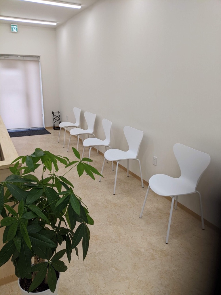 【西尾駅】≪19時で営業終了≫≪社会保険完備≫オーナー在籍サロンの為、カット専門店が初めての方やブランクがある方でも安心！シンプルな業務内容で身体の負担も少ない！「FASTCUT 西尾店（ファストカットニシオテン）」からスタイリスト（美容師）の求人☆★