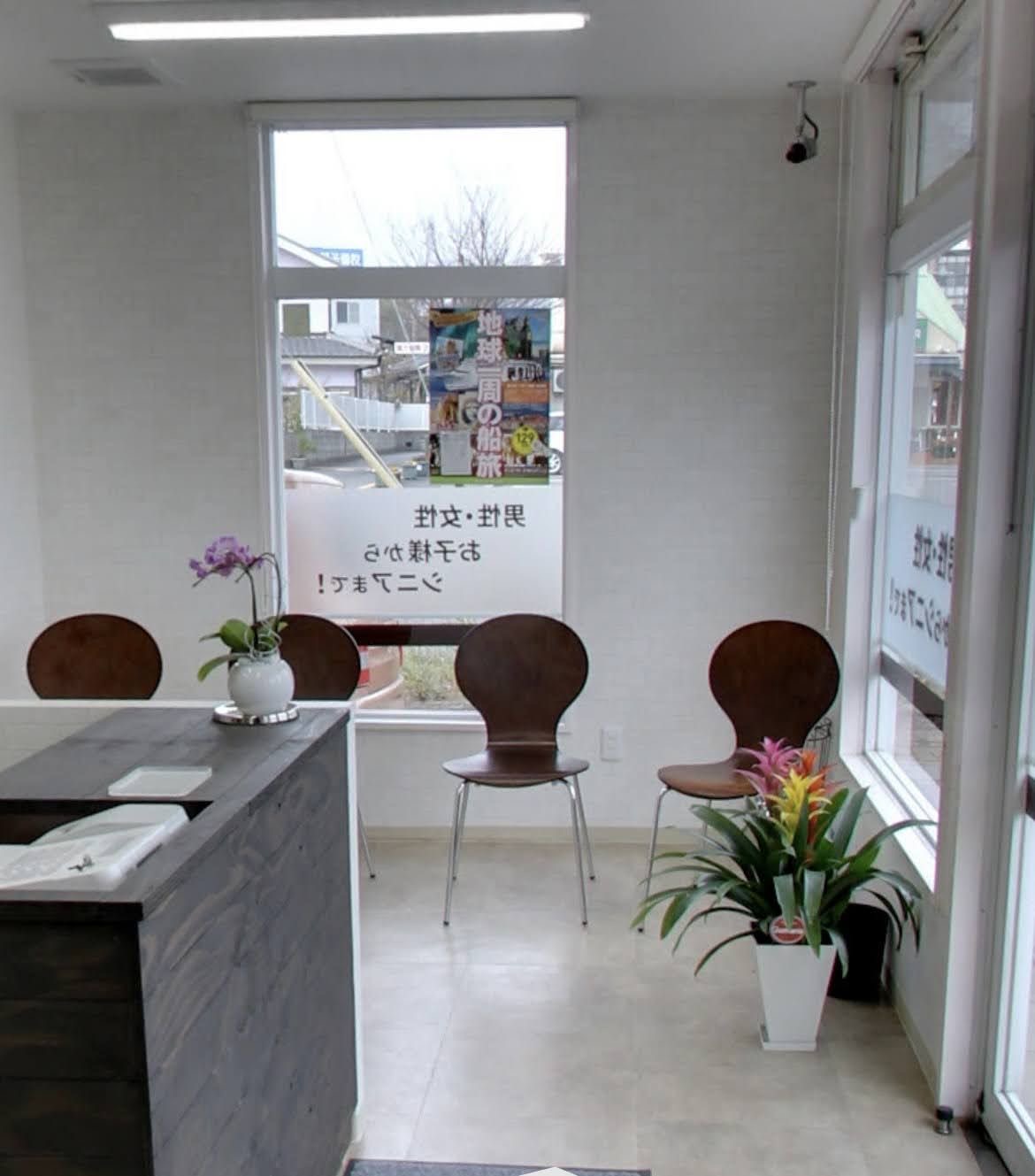 【緒川】≪19時で営業終了≫≪社会保険完備≫オーナー在籍サロンの為、カット専門店が初めての方やブランクがある方でも安心！身体の負担が少ないカット専門サロンです。「FASTCUT 西尾店（ファストカットニシオテン）」からスタイリスト（美容師）の求人☆★