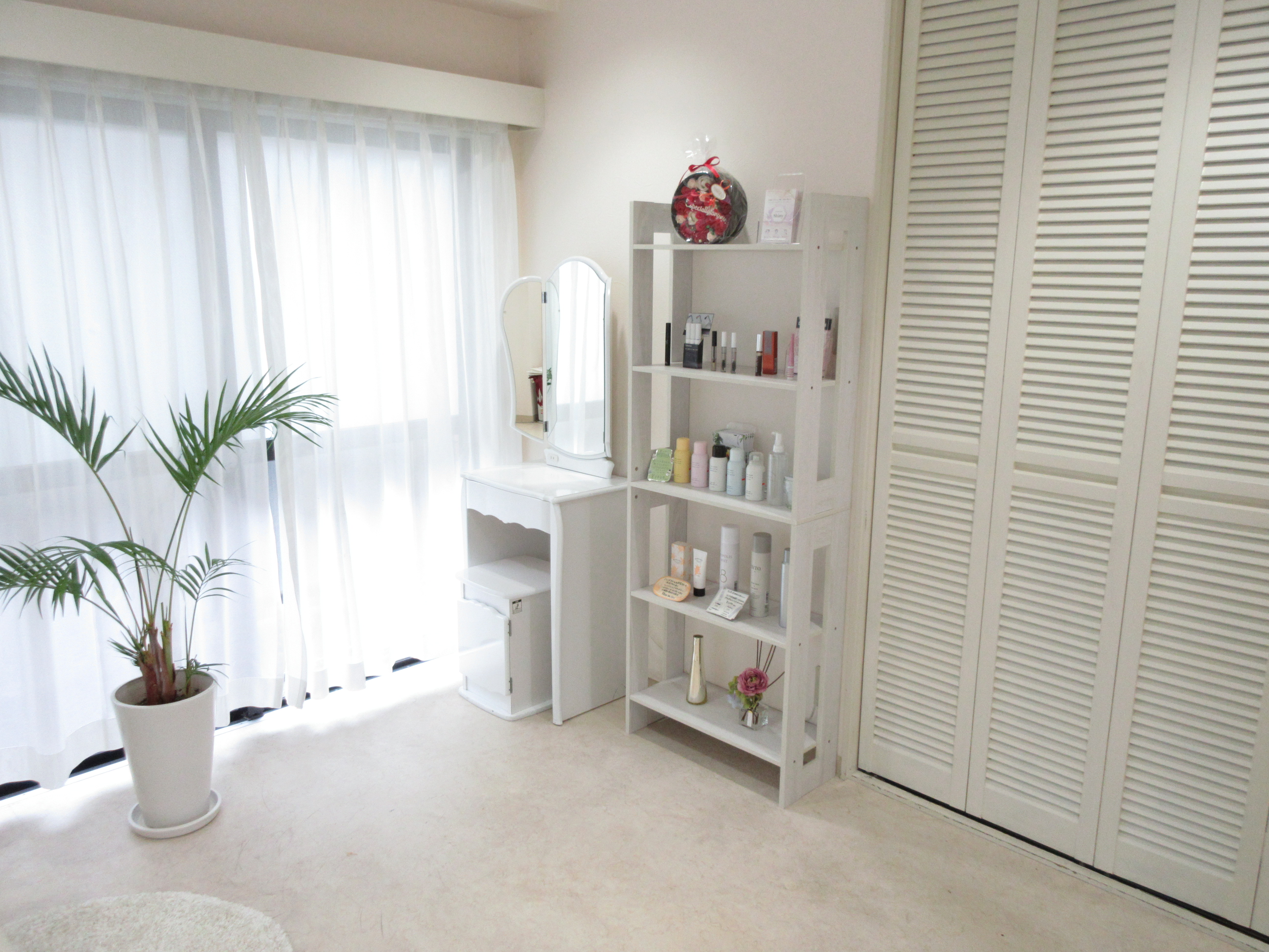 【岡場】≪未経験OK≫≪研修中もお給料あり≫≪社会保険完備≫≪週3日以上、1日6時間～≫≪20時までに退勤可能≫まつげエクステ＆まつげパーマ専門店！長く働ける環境があります！「eyelash salon Shiny（アイラッシュサロンシャイニー）」からアイリスト（まつげエクステ・まつげパーマ）の求人☆★☆