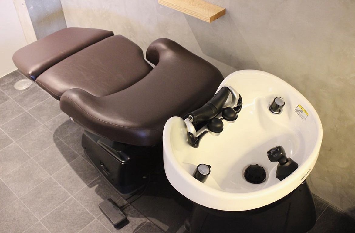 【姪浜駅】≪完全週休二日・全席半個室・単価1万円超え≫小規模少人数でお客様に関わります。無駄なミーティング等一切なし、サロンワーク中心でお客様の笑顔をつくります。髪質改善に自信があるヘアサロン「Daylu(デイル)」からアシスタント(美容師)の求人☆★