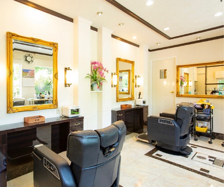 【東小金井】≪店長・管理職候補歓迎≫≪社会保険完備≫≪完全週休2日制≫男女問わず多くのお客様に愛されています！100年以上続く老舗のバーバーサロン！「I Barber（アイバーバー）」からスタイリスト（美容師・理容師）の求人☆★