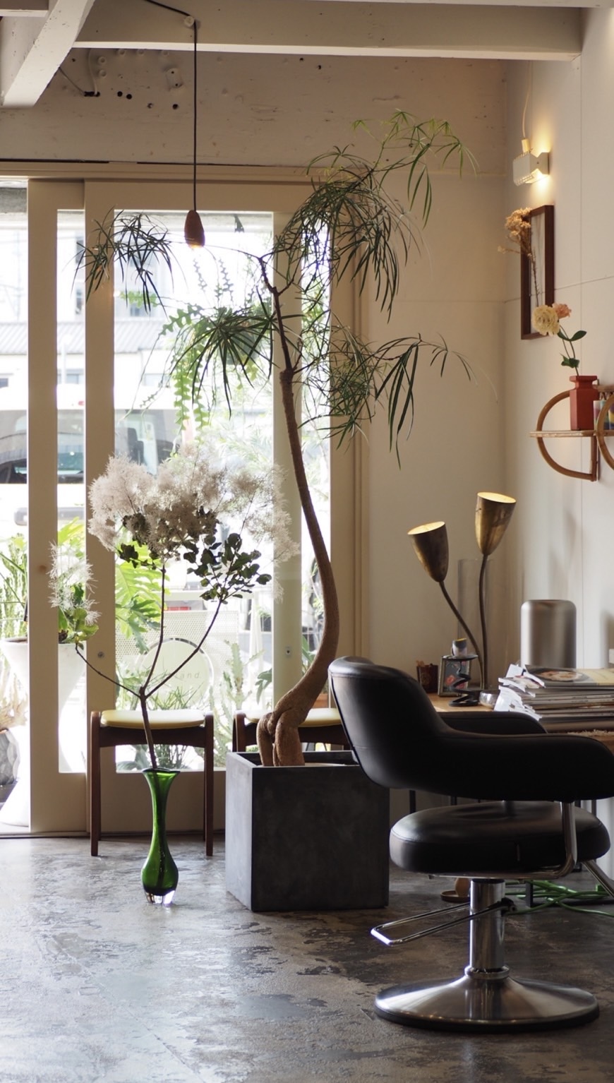 【本町】≪毎週日曜定休日・社会保険完備・完全週休2日制・駐車場完備≫プライベートも充実できる環境です！！少人数制のためお客様と向き合った施術ができるヘアサロン「highland.（ハイランド）」からアシスタント（美容師）の求人★☆