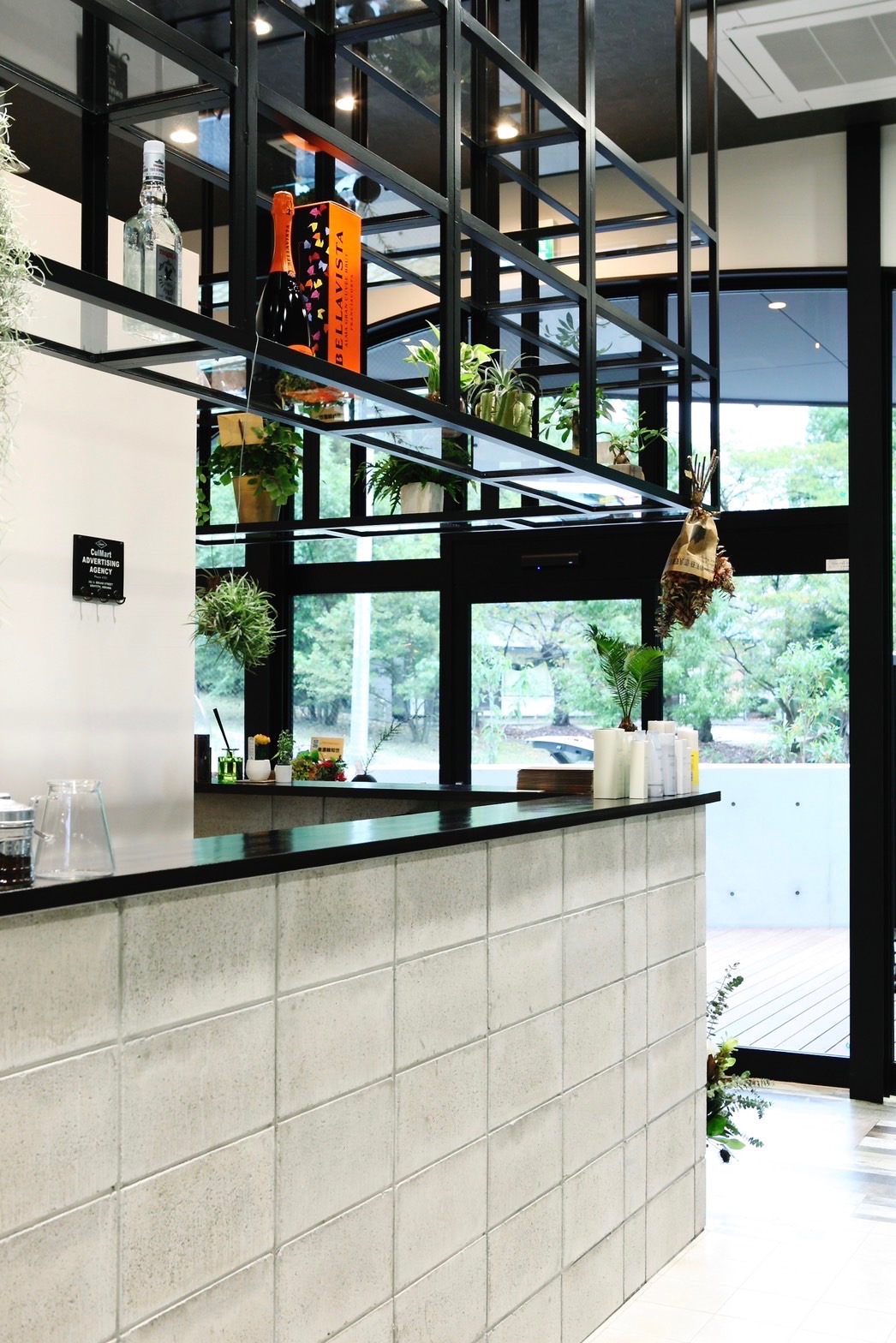 【徳重】◆完全週休2日制・社会保険完備・19時台に退勤可能◆営業時間内レッスンも可能で2年以内でのデビューが叶います！安売りではない技術でゆったりお客様と関われる「Renata hair（レナータヘアー）」アシスタント（美容師）の求人☆★