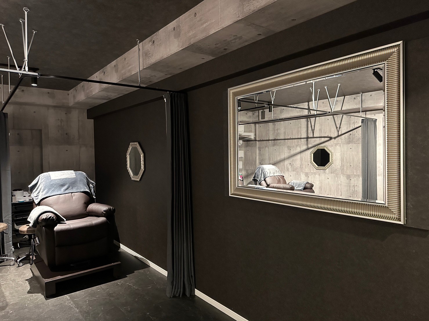 【本町】≪充実のお給料≫≪完全週休2日≫≪実働8時間≫≪社会保険完備≫≪髪色、ネイル自由≫住宅手当25000円あり！高単価メンズアイブロウ専門サロン！多店舗展開を目指しており、アイリストの成長支援制度が充実しているサロン！「メンズ眉毛サロン Louis（メンズマユゲサロンルイ）」からアイブロウリストの求人☆☆