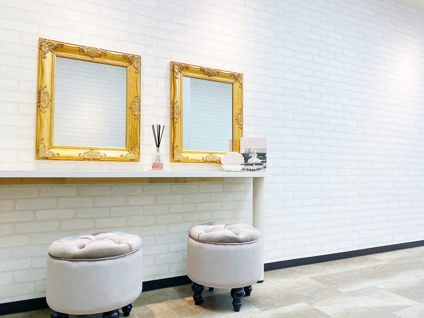 【天王寺】≪総売上40％還元≫≪週3日、1日5時間勤務～OK≫≪土日休み月2回までOK≫≪集客サポートあり≫≪髪色自由・ネイルOK≫幅広いメニューと施術スピードが人気のサロン！技術に自信がない方でも安心です！「eminy lash（エミニーラッシュ）」からアイリスト（まつげエクステ・まつげパーマ・アイブロウ）の求人☆☆