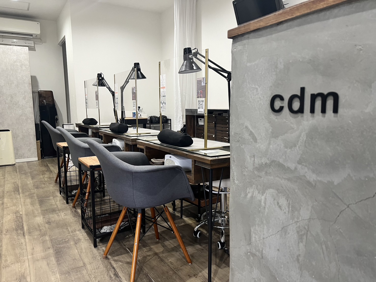 【北加賀屋】≪新卒生・未経験OK≫≪研修中もお給料あり≫≪営業時間内レッスン≫≪モデル集めサポートあり≫≪祝日定休≫≪髪色・ネイル自由≫お客様としっかり向き合った接客ができます！未経験、ブランクのある方でも歓迎！「total beauty salon cdm（トータルビューティーサロンシーディーエム）」からアイリスト（まつげエクステ・まつげパーマ・アイブロウ）の求人☆☆