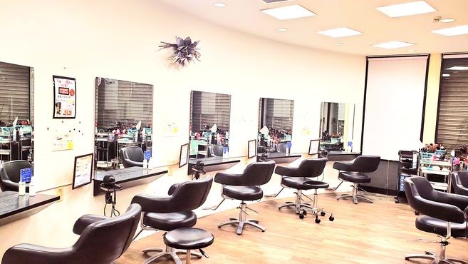 【緑橋】≪月5～8日休みの選択制≫≪社会保険完備≫≪ほぼ19時には退勤≫≪営業時間内レッスンも可能≫アシスタント業務のみをやりたいママさん美容師も大歓迎！経験豊富な40～50代のスタッフが活躍中！出来る技術を活かして働きませんか？「Salone AZ（サローネアズ）」からアシスタント（美容師）の求人☆★