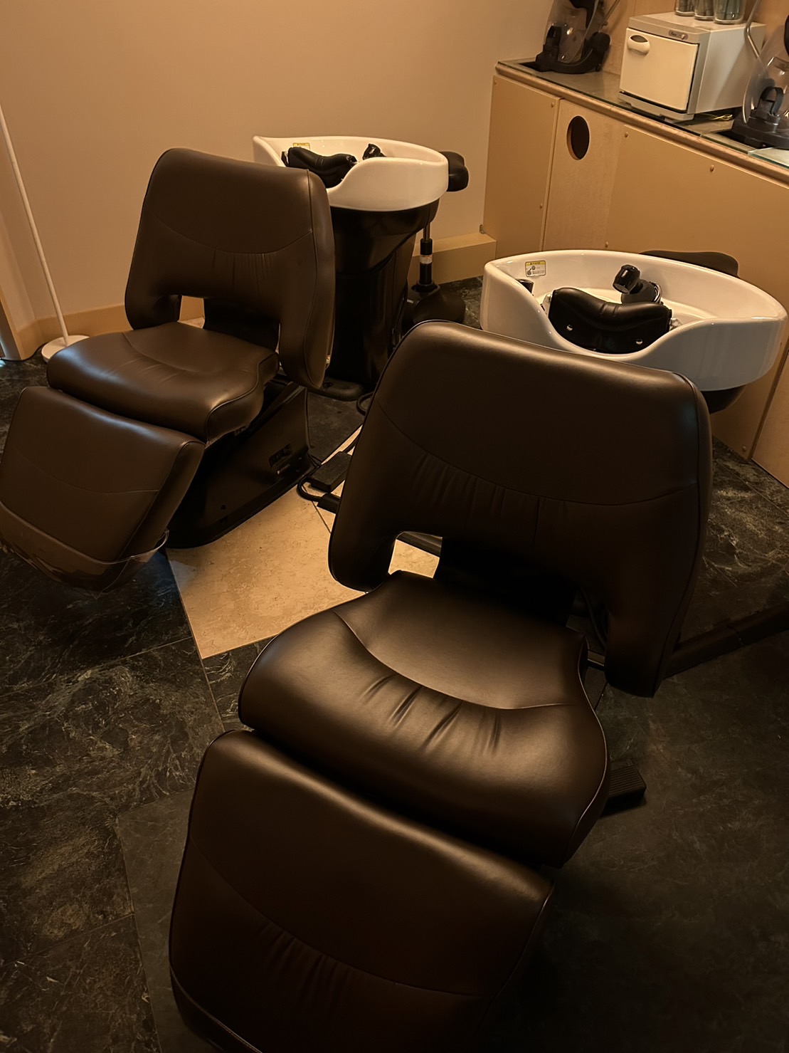 【島之内】≪日曜日定休≫≪営業中レッスンOK≫着付けやヘアセットも学べるので幅広い技術を持った美容師になる事が可能です！「Loisir 86（ロアジールハル）」からアシスタント（美容師）の求人☆☆