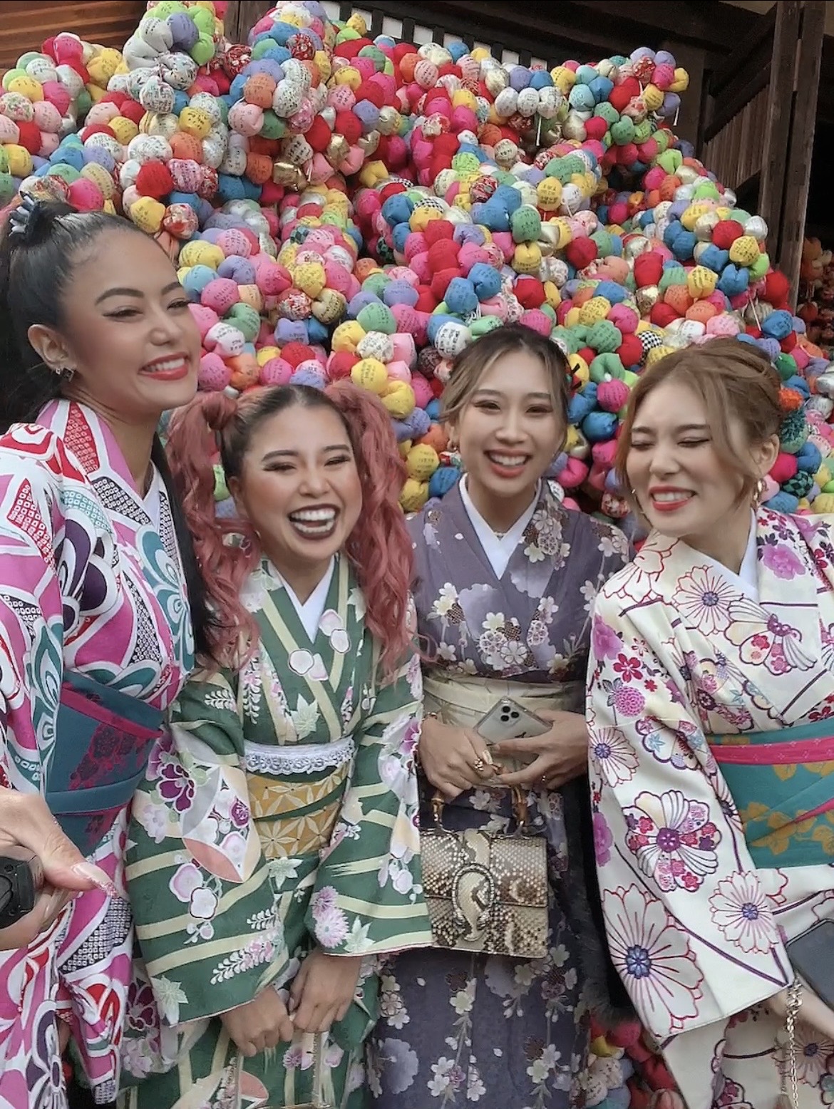 【心斎橋】≪社会保険完備≫≪髪色・ネイル自由≫≪土日休みOK≫スーパーロング取扱数全国トップクラス!海外風な目元やギャルっぽい雰囲気が好きな方にオススメ!「SE・SUNNY(セサニー)」からアイリスト(まつげエクステ・まつげパーマ・アイブロウ)の求人☆★☆