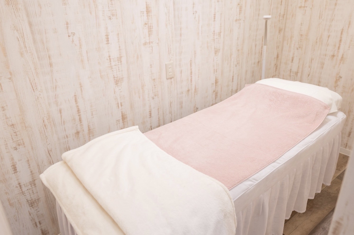 【大名】≪髪型ネイル自由・選べるお休み日数・基本残業無し≫充実した福利厚生のもとプライベートも大切にしながら長く働くことができる環境！幅広いメニューと丁寧なカウンセリングが多くの女性に愛されるサロン「Eyelash Salon Babe（アイラッシュサロンベイブ）」からアイリスト（まつげエクステ・まつげパーマ・アイブロウ）の求人☆☆