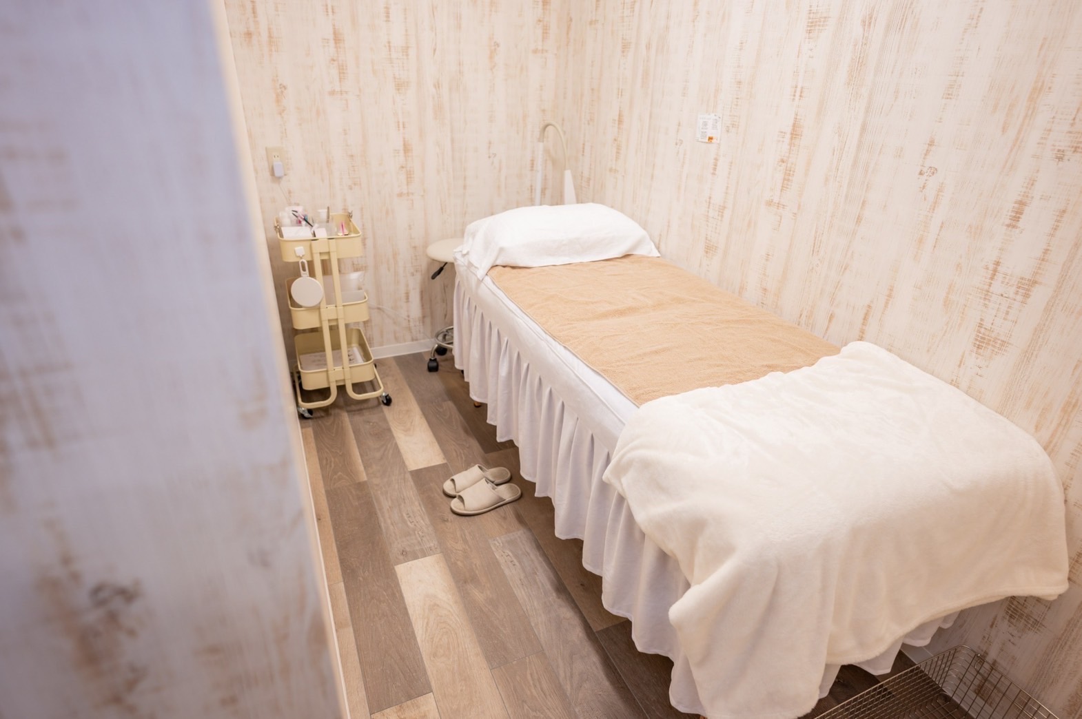 【大名】≪髪型ネイル自由・選べるお休み日数・基本残業無し≫充実した福利厚生のもとプライベートも大切にしながら長く働くことができる環境！幅広いメニューと丁寧なカウンセリングが多くの女性に愛されるサロン「Eyelash Salon Babe（アイラッシュサロンベイブ）」からアイリスト（まつげエクステ・まつげパーマ・アイブロウ）の求人☆☆