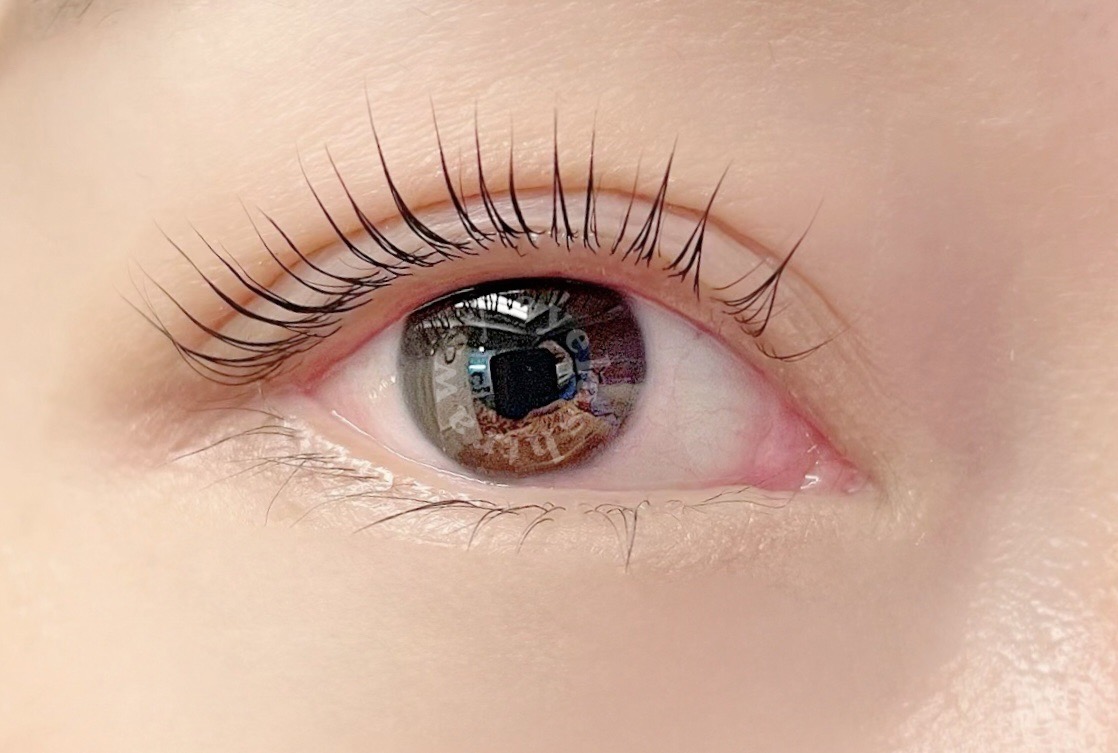 【表参道】≪髪色、ネイル自由≫≪早帰りアリ≫≪まつげパーマが人気≫お客様の骨格に合わせて、理想のアイデザインを提案！一人ひとりに向き合った施術をしたい方にオススメです。しっかり稼ぎたい方＆少人数でアットホームな職場で働きたい方大歓迎！「LIL 表参道（リルオモテサンドウ）」からアイリスト（まつげエクステ・まつげパーマ・アイブロウ）の求人☆☆