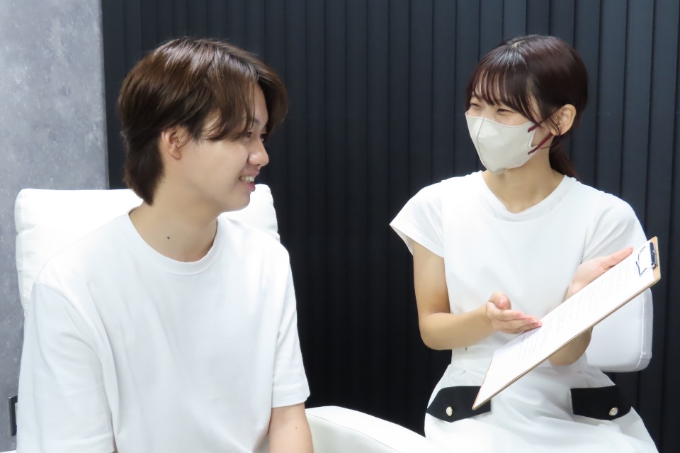 【新宿西口】≪未経験OK≫≪完全週休2日制≫≪土日祝休みOK≫ワークライフバランスを大切にしたい方にオススメのメンズアイブロウ専門店です！「眉毛男子 新宿店（マユゲダンシシンジュクテン）」からアイブロウリストの求人☆☆