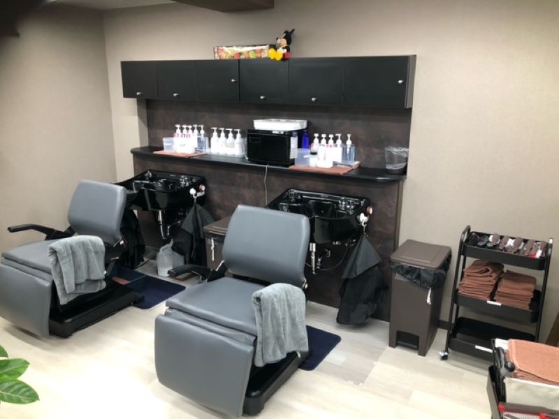 【夙川】自分のライフスタイルに合わせて勤務可能!ブランクがある方やママさんも歓迎!せっかく資格を取ってやってきた”好きなこと”、これからも仕事にしていきませんか?白髪染め専門店「Graycolor awesome(グレーカラーオーサム)」からカラーリスト(美容師)の求人☆★☆