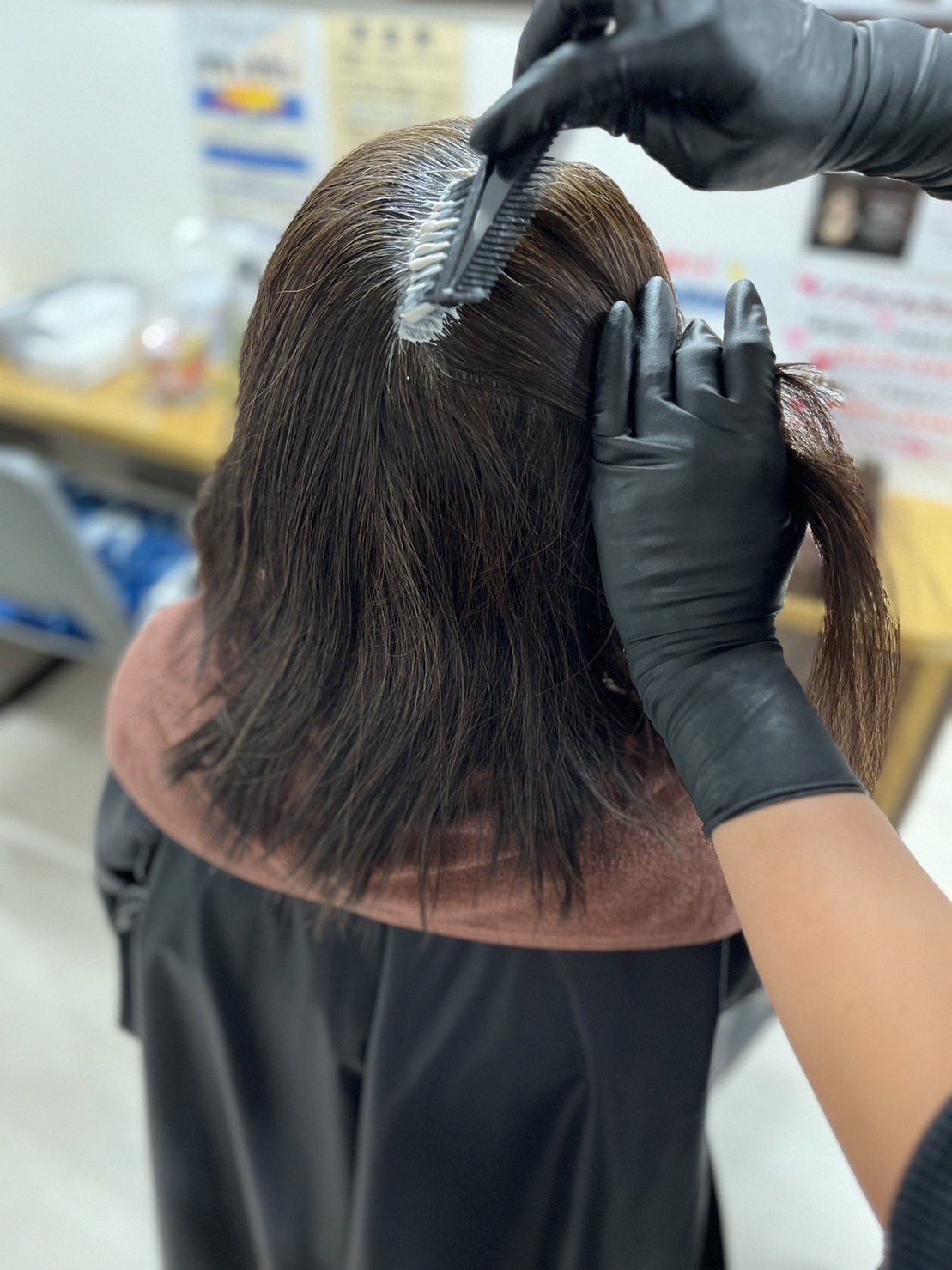 【阪神西宮】≪社会保険完備≫ブランクがある方やママさんも歓迎！せっかく資格を取って頑張ってきた、美容師という”好きなこと”。これからも頑張ってみませんか？白髪染め専門店「Graycolor awesome 阪神西宮（グレーカラーオーサムハンシンニシノミヤ）」からカラーリスト（美容師）の求人☆★☆