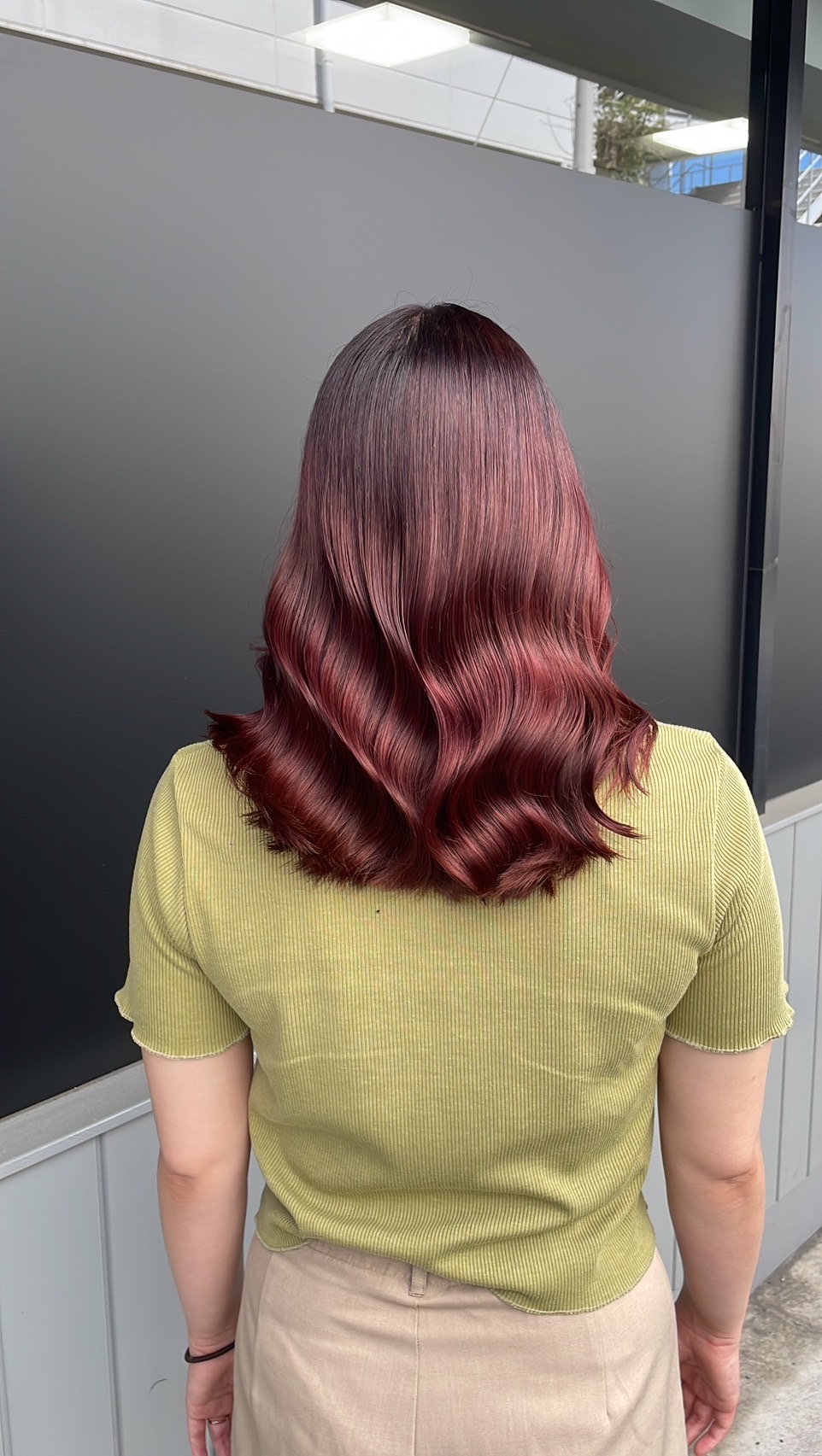 【向島】≪完全週休2日以上≫≪土日休みもOK≫≪社会保険完備≫≪全席個室≫マンツーマンでの入客!最大1日2、3人までの入客なので無理なくやっていける環境!メニューはカット、カラー、縮毛の3つのみ!お客様平均単価20000円程!「髪質改善サロン sleek by roy 宇治店(カミシツカイゼンサロン スリークバイロイウジテン)」からスタイリスト(美容師)の求人☆★