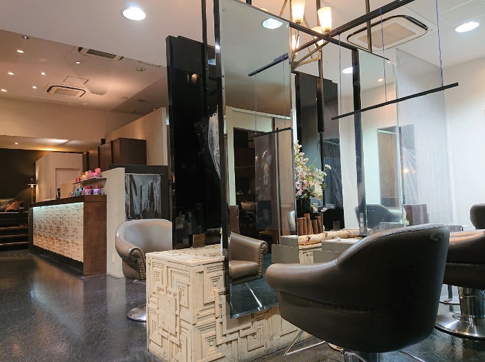 【イオンモール八幡東】≪休日数の選択OK・社会保険完備・交通費orガソリン代は全額支給≫毎日の仕事を楽しんでもらいたい！そのために充実した福利厚生を整えています！地域のお客様に長く愛されるヘアサロン「hair&make Bis! イオンモール八幡東店（ヘアアンドメイクビスイオンモールヤハタヒガシテン）」からスタイリスト（美容師）の求人★☆