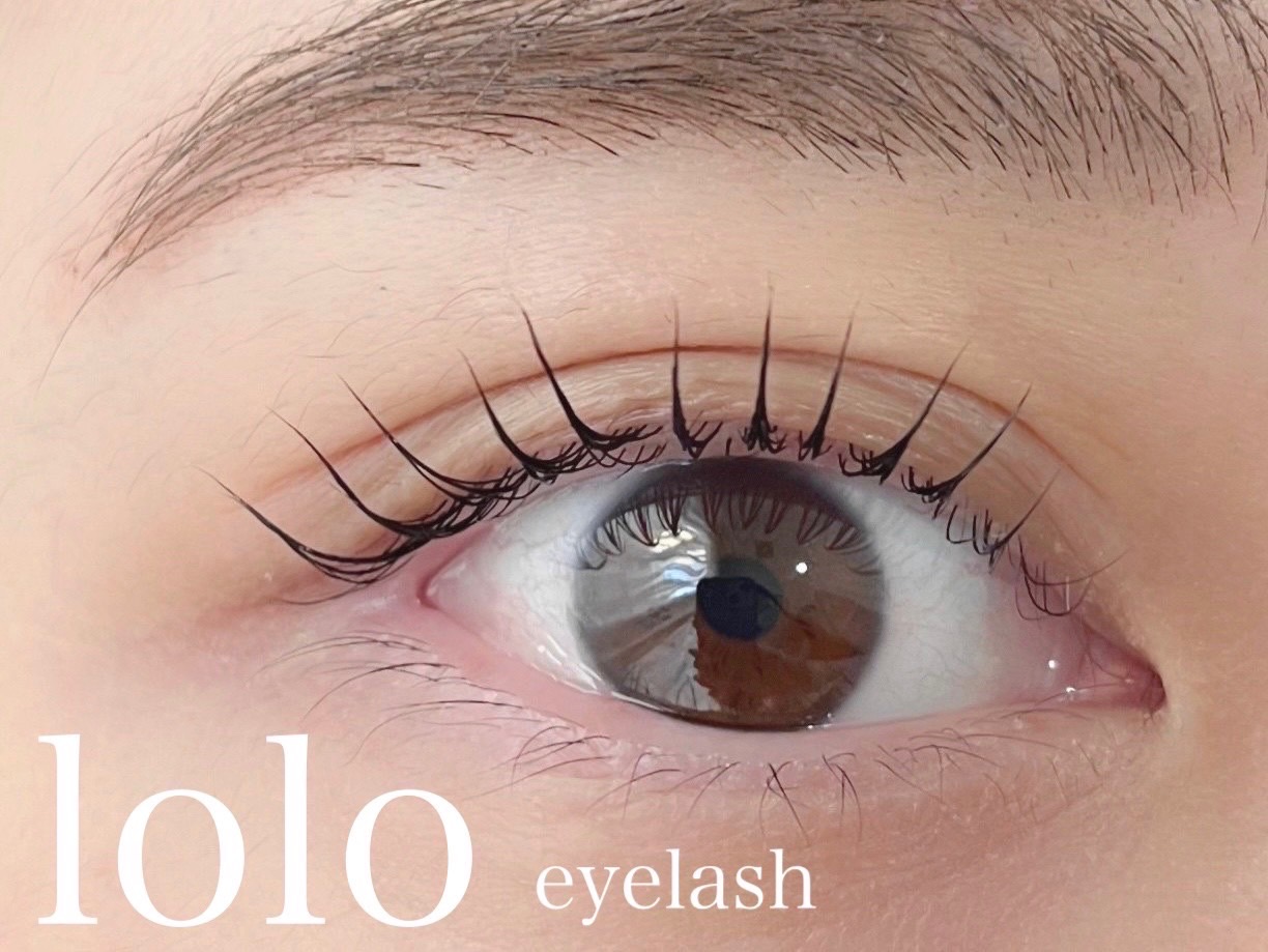 【梅田】≪月給24万円〜≫≪19時営業終了≫≪月8日休みor完全週休2日の選択制≫≪土日休み可≫≪産休育休取得実績あり≫≪社会保険完備≫≪髪色ネイル自由≫入客チャンスも沢山あり！働く環境の整ったサロン「lolo 梅田店（ロロウメダテン）」からアイリスト（まつげパーマ）の求人☆☆