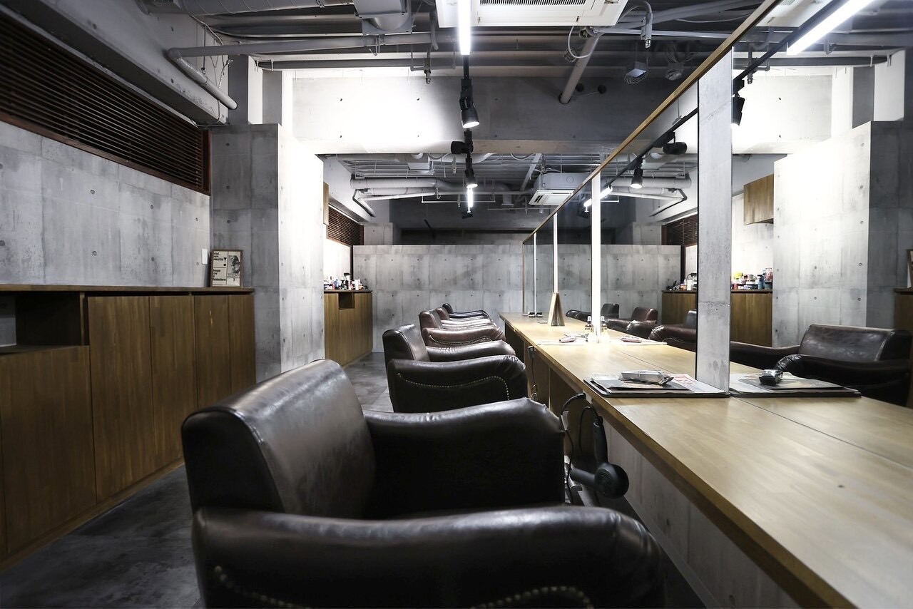 【三宮】≪社会保険完備≫≪平均単価1万円≫≪アイラッシュメニューあり≫ハイトーン特化のため、10～20代などトレンド発信世代に人気の高いヘアサロンです！「Maison（メゾン）」からスタイリスト（美容師）の求人★☆