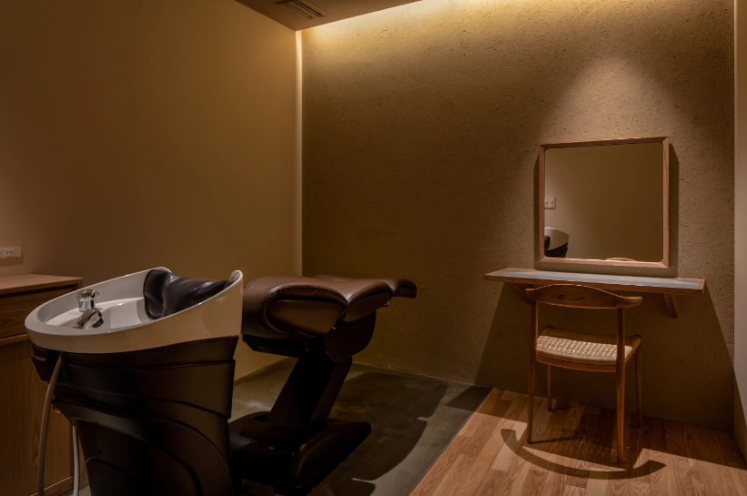 【表参道】≪完全週休2日制≫≪社会保険完備＆有給休暇あり≫≪ヘッドスパ経験者優遇≫≪完全個室≫充実した研修制度あり！頭皮美容で素の髪を美しくするお仕事です。スパを通してお客様を喜ばせたい方＆向上心のあるかた大歓迎！上質なヘッドスパ専門サロン「SOKI 表参道店（ソキオモテサンドウテン）」からスパニスト（美容師）の求人☆☆